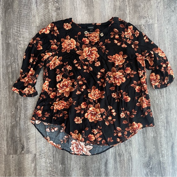 TORRID Crepe Chain Detail Floral 3/4 Sleeve Blouse - Picture 5 of 10